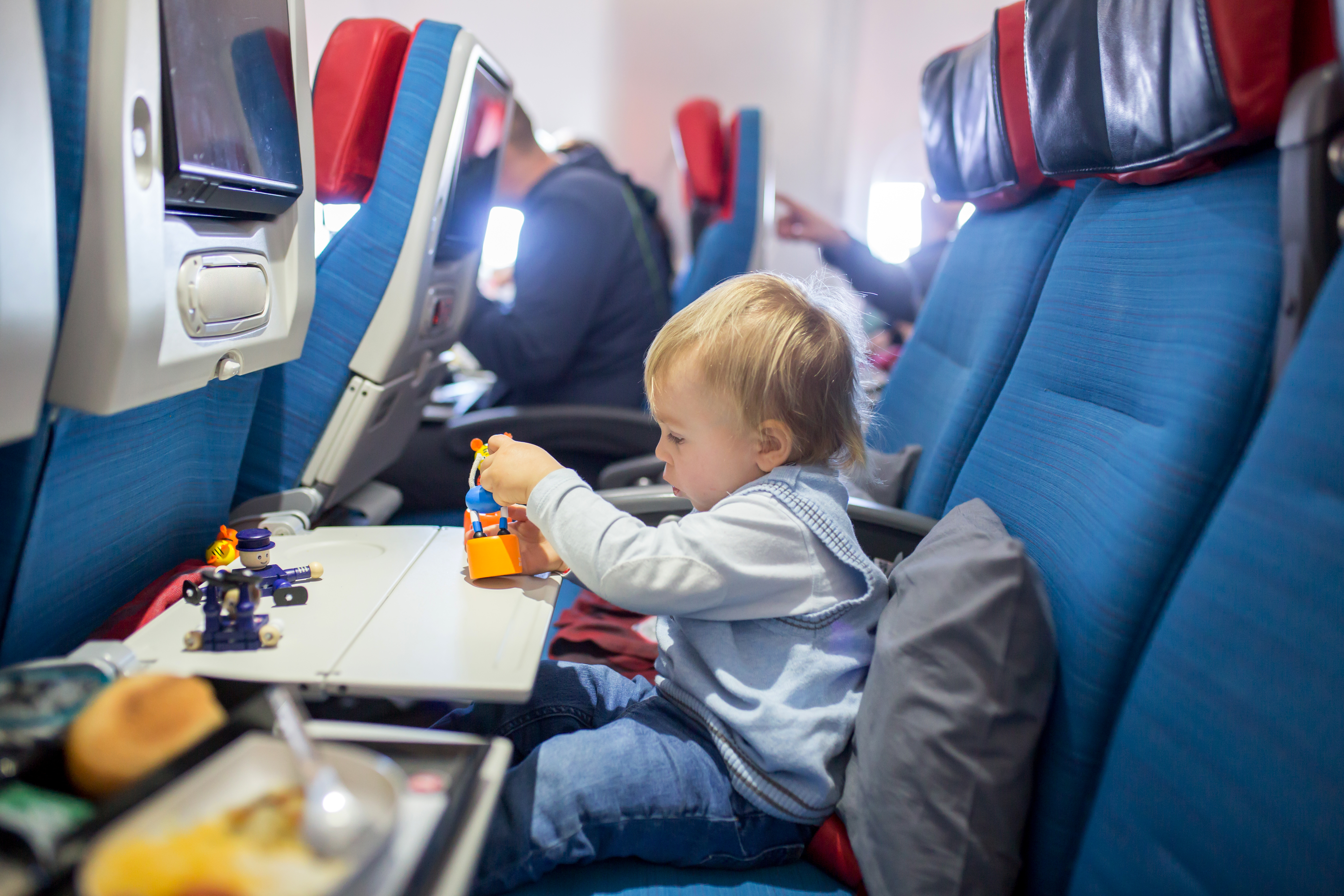 Traveler Refuses To Swap Seats On Plane So A Mother Could Sit Next To
