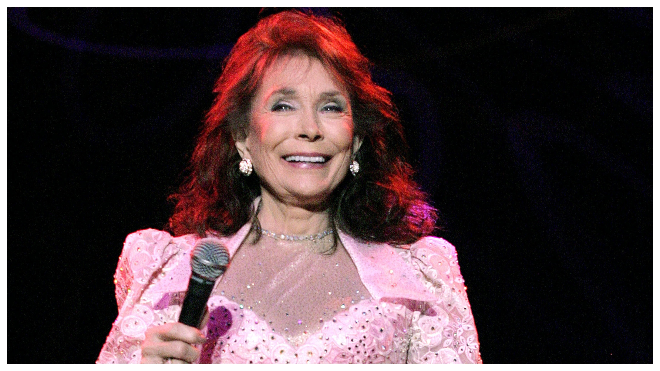 Loretta Lynn Dies At The Age Of 90 | LittleThings.com