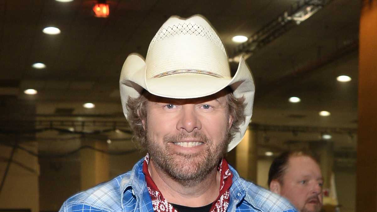 Toby Keith Shares His Stomach Cancer Diagnosis With Fans: 'I Need Time ...