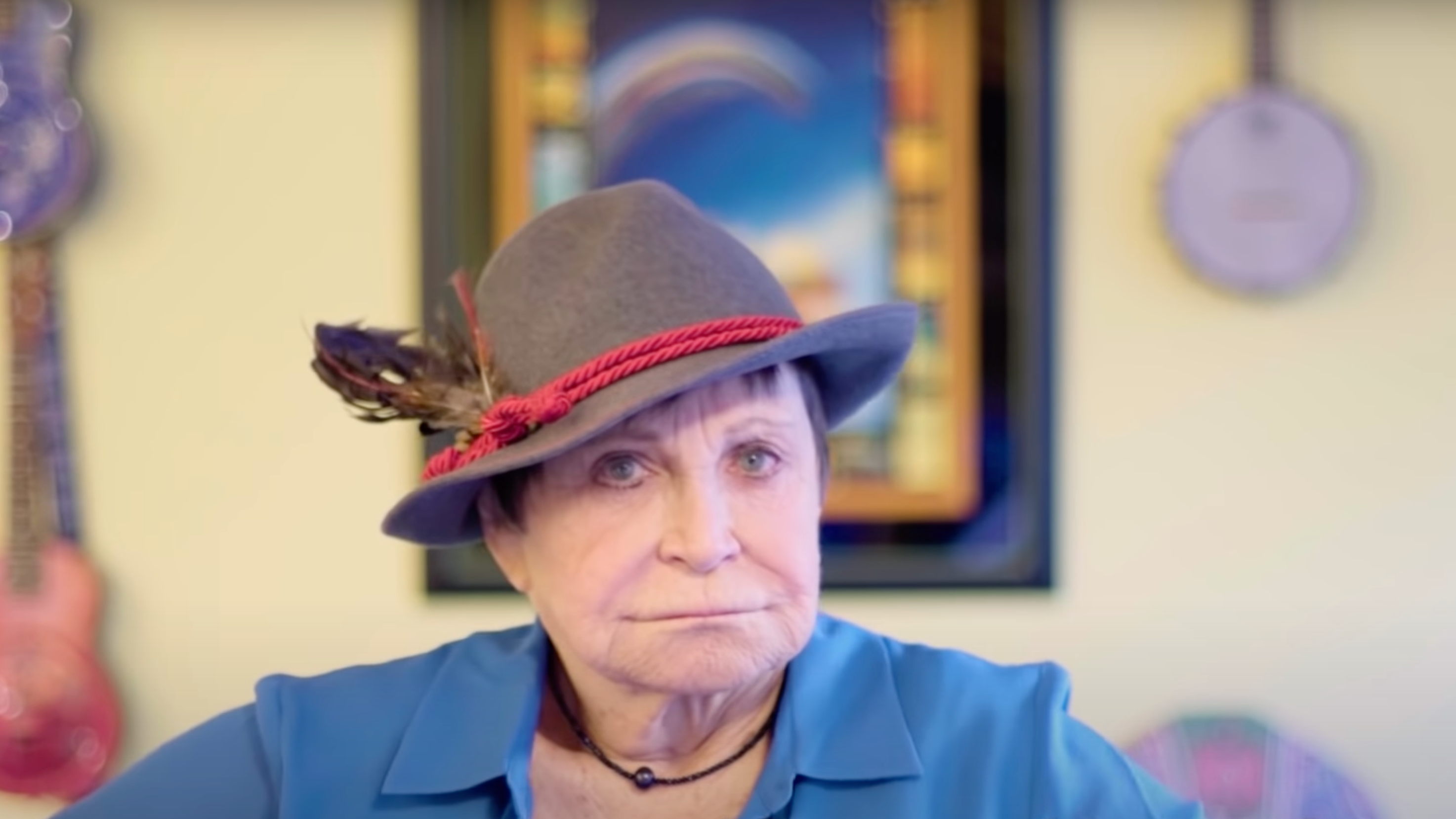 82-Year-Old Bisexual Woman Isnt Afraid To Hide Her Sexual Intentions LittleThings pic