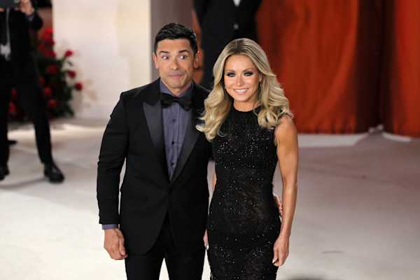 Kelly Ripa Discusses Her Marriage To Mark Consuelos And How They've