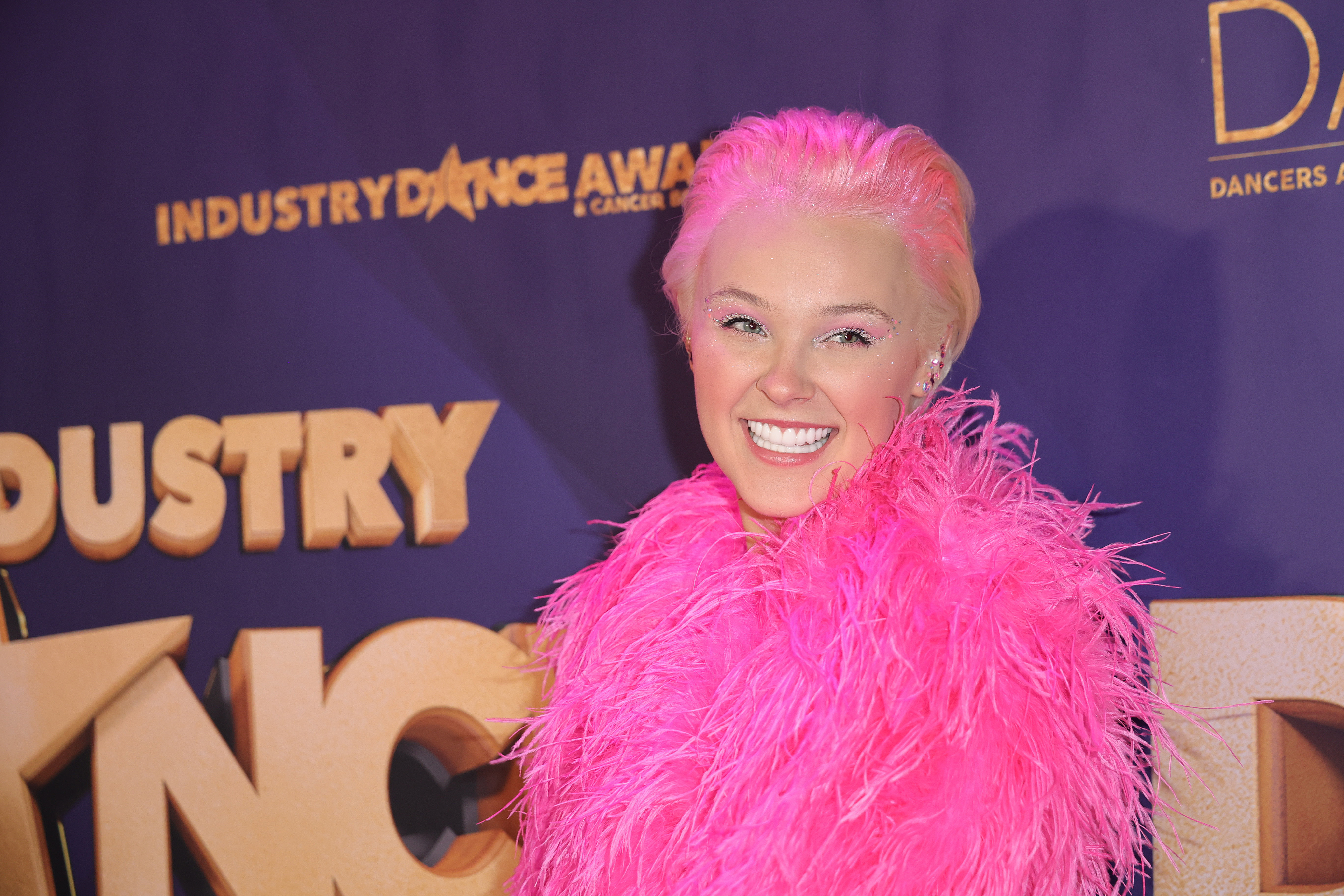 JoJo Siwa Shows Off Her Magical Halloween Costume In Hilarious