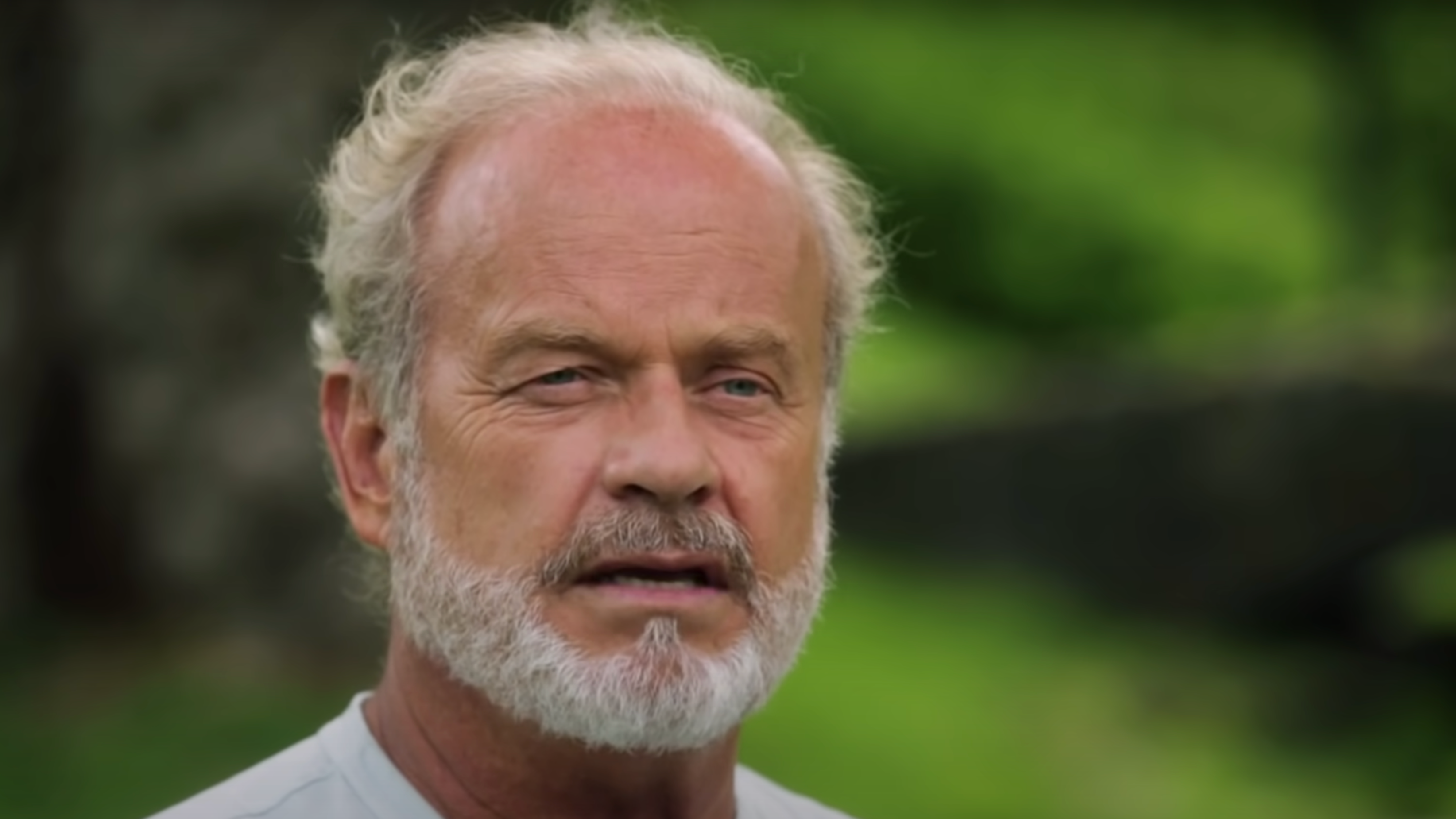 Kelsey Grammer Long Island Medium