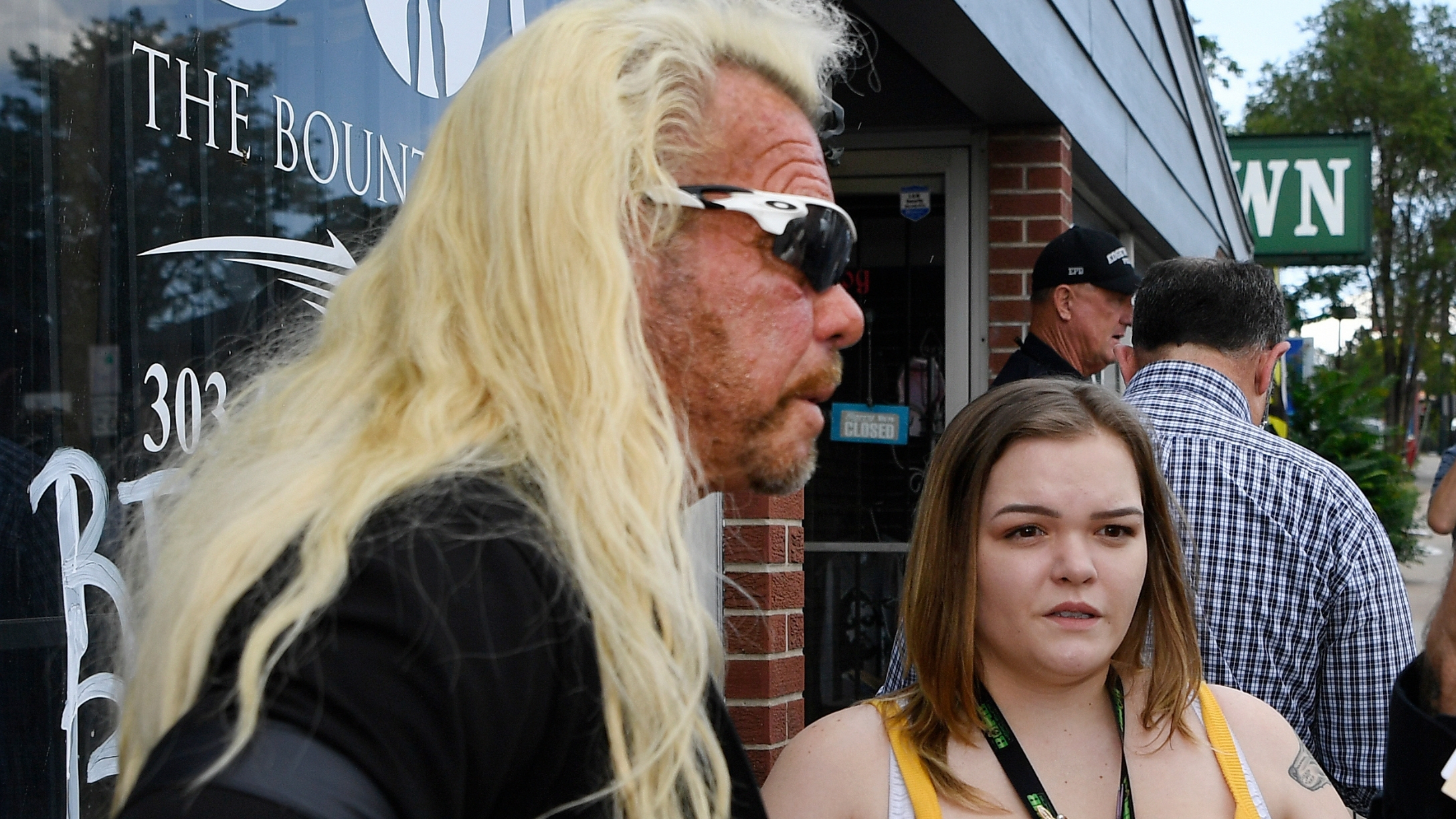 is dog the bounty hunter racist