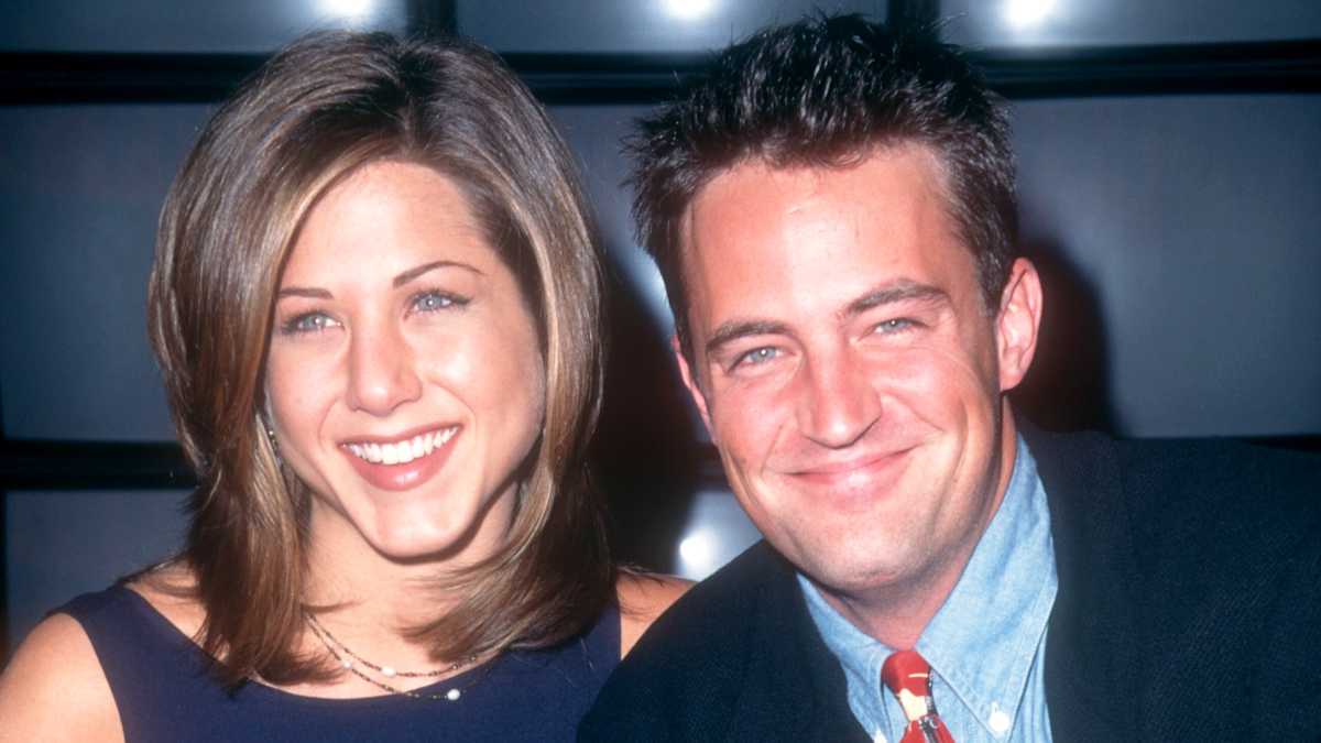 Jennifer Aniston Says This Is How Matthew Perry Wanted To Be Remembered LittleThings Jennifer Aniston Says This Is How Matthew Perry Wanted To Be Remembered LittleThings