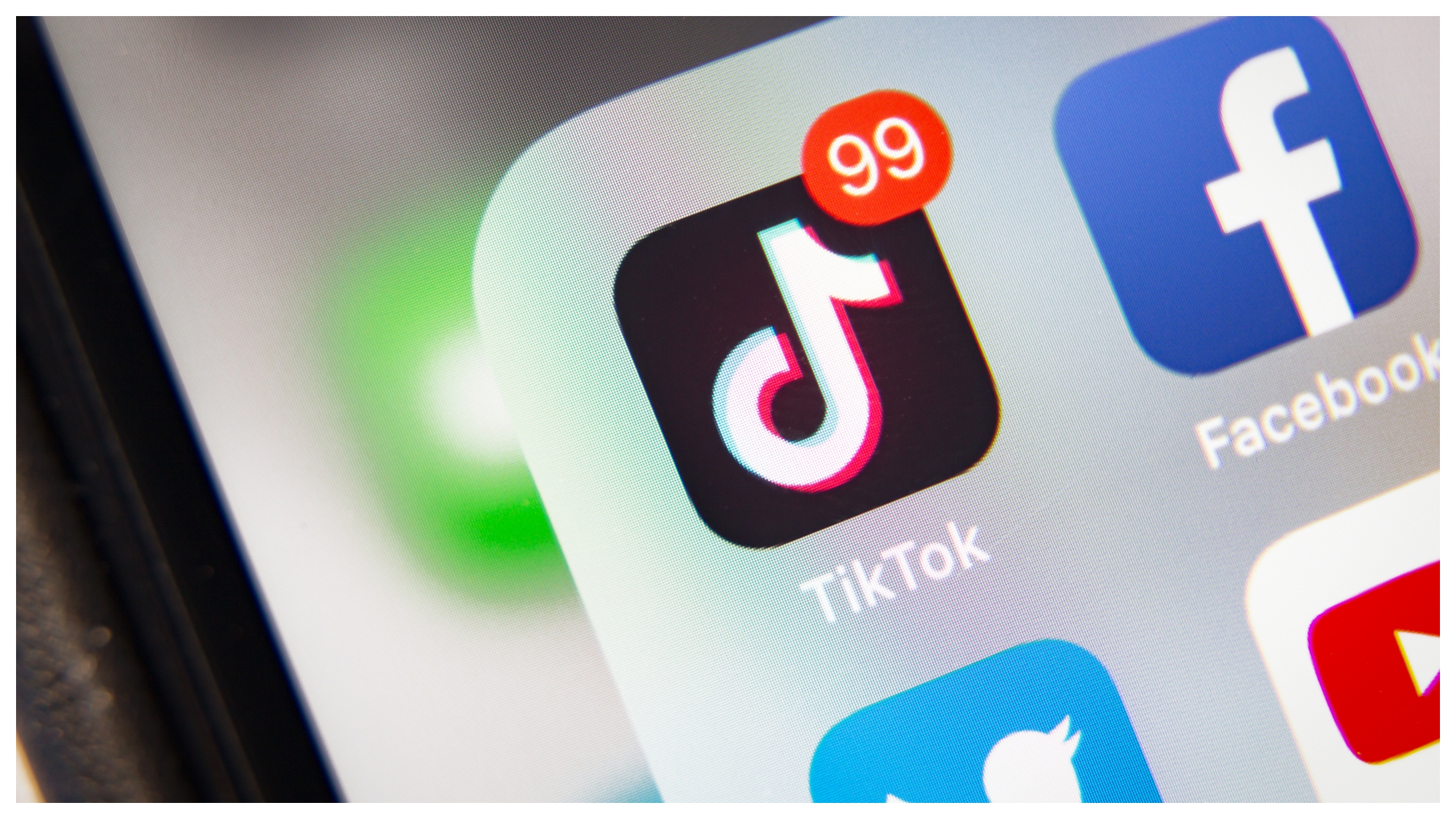 TikTok Is Divided Over A Mans Story Of Same-Sex Affair While Married To A Woman LittleThings pic