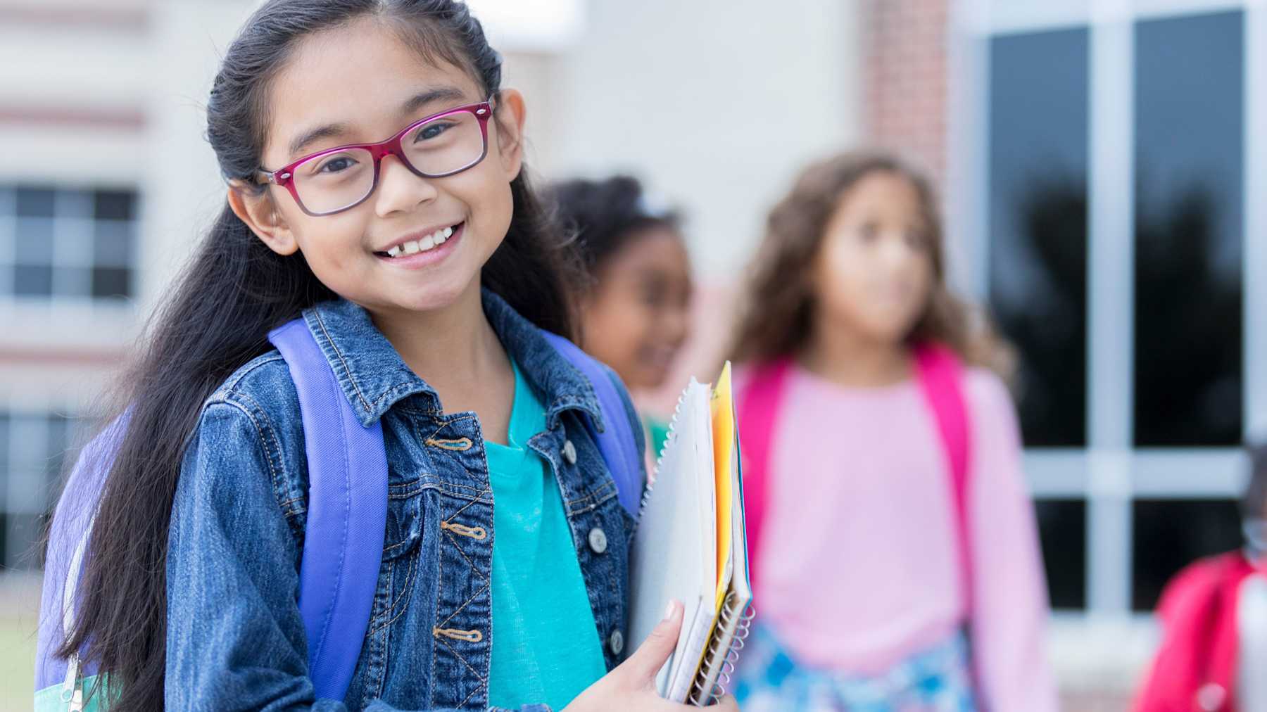 Help Your Introverted Child Make Friends At School LittleThings help-your-introverted-child-make-friends-at-school-littlethings
