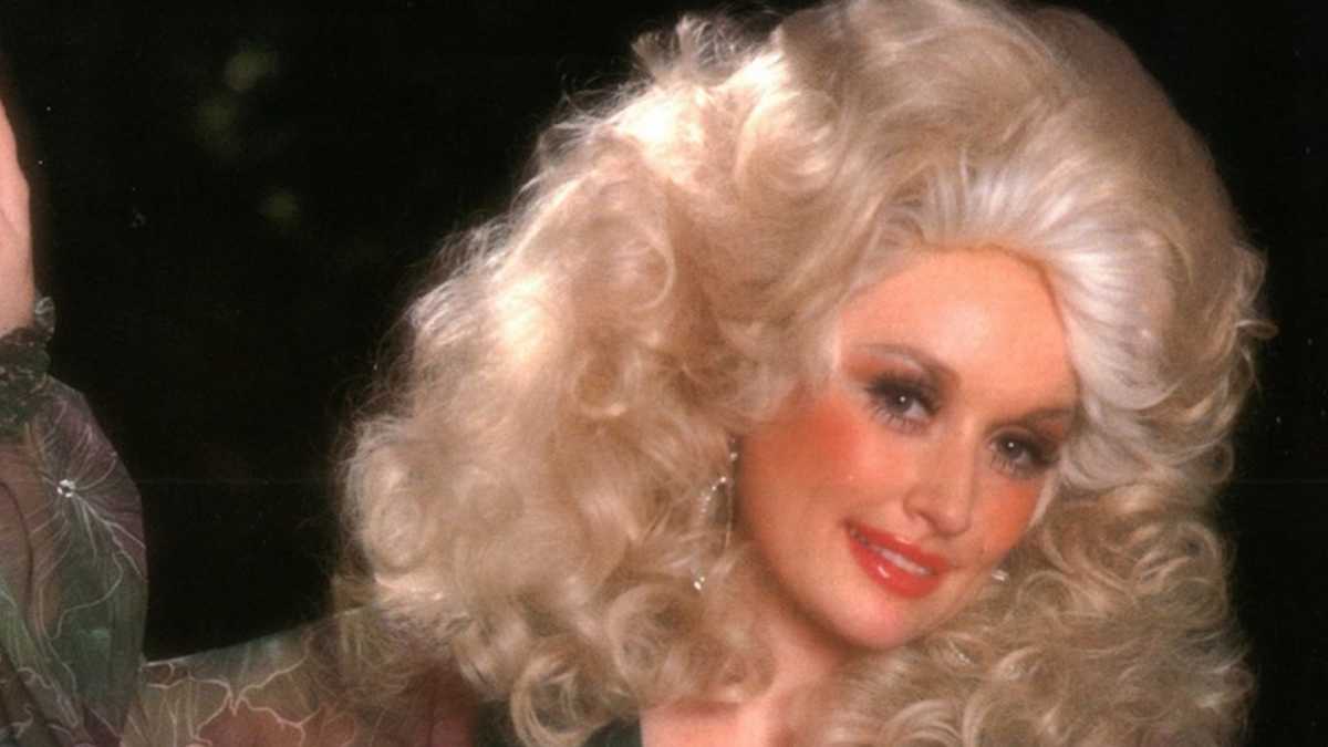 7 Big-Haired Beauties Of The 60s and 70s Will Make You Yearn For The Past!!  