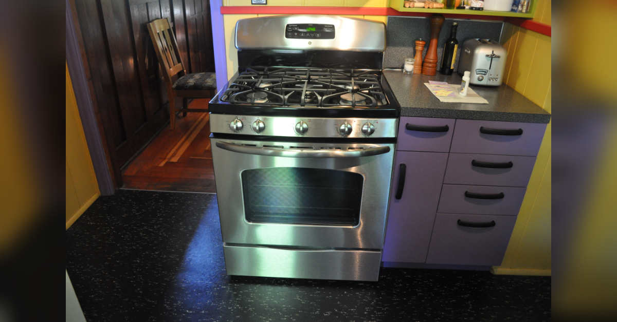 This Is What The Drawer Underneath Your Oven Is Actually For