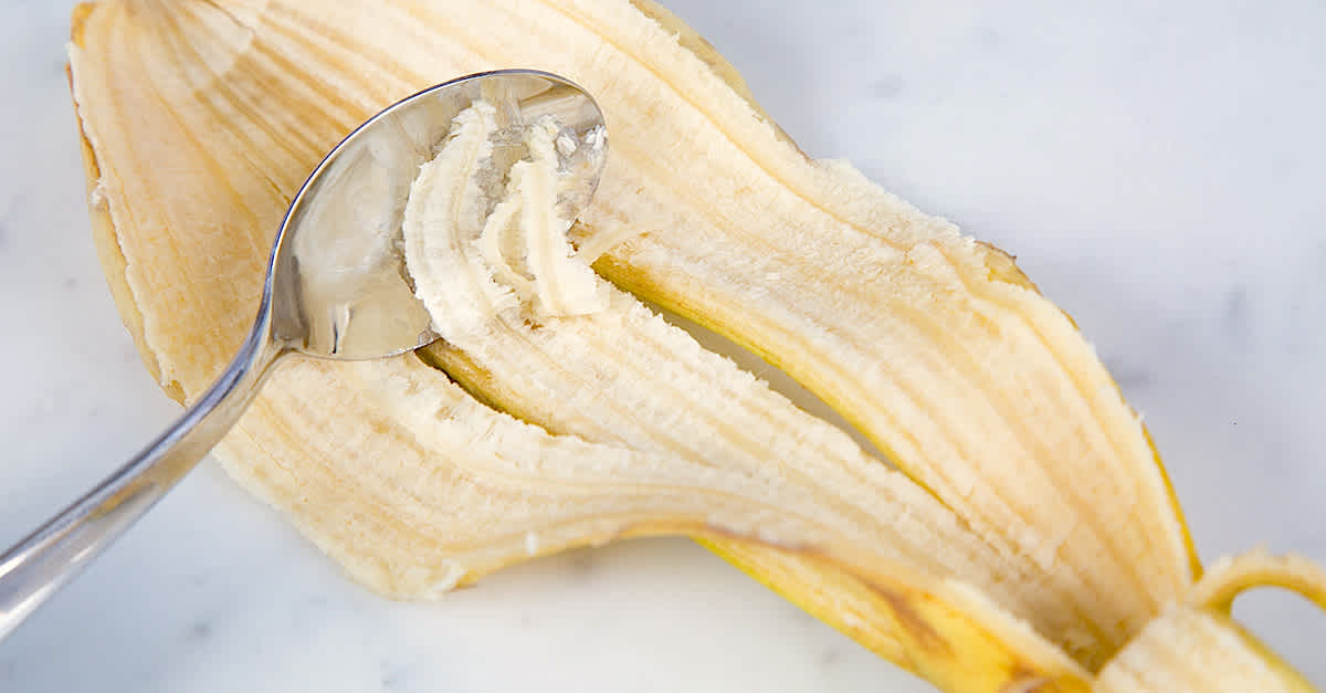 Banana Peel Uses 9 Ways Banana Peels Benefit Your Health Littlethings Com Banana Peel Uses 9 Ways Banana Peels Benefit Your Health Littlethings Com