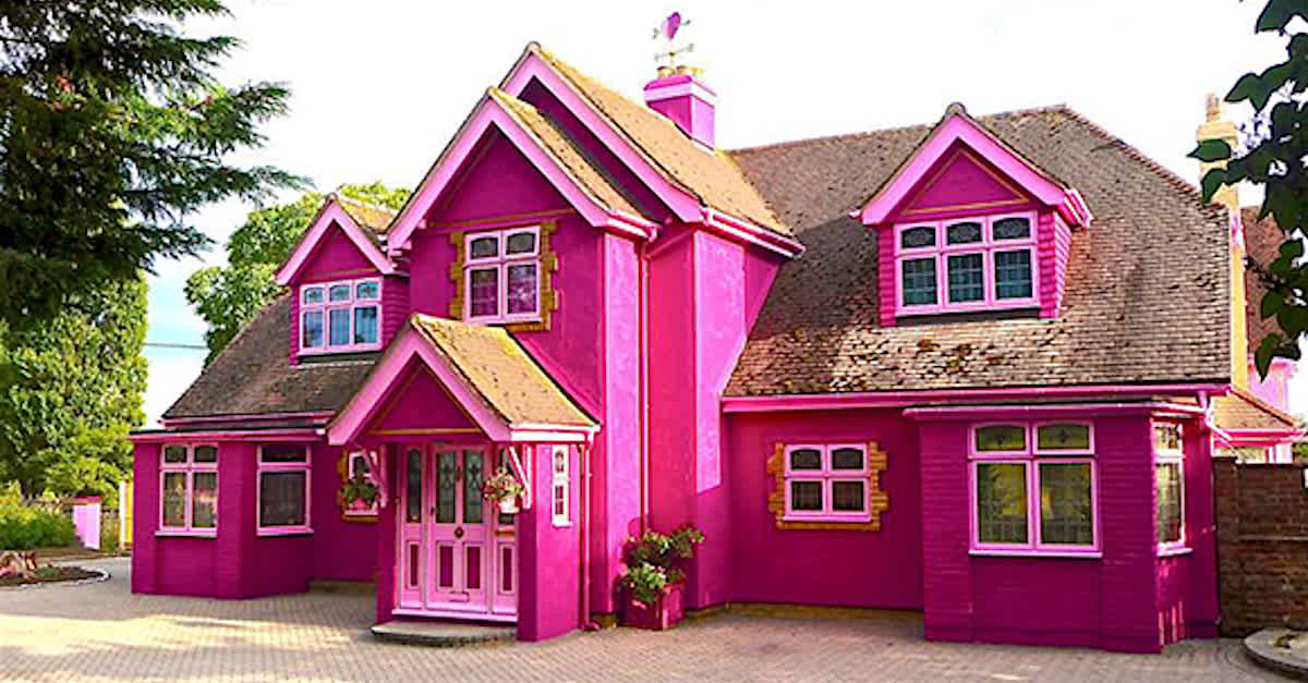 Bright-Pink House Has Wild Pink Interior | LittleThings.com