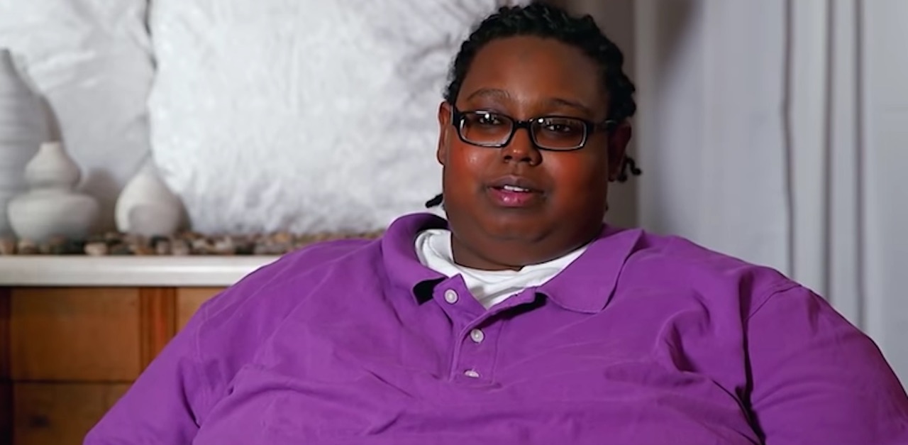 Camera Catches Daughter Sneaking Into Mom’s Bedroom To Steal Pieces Of