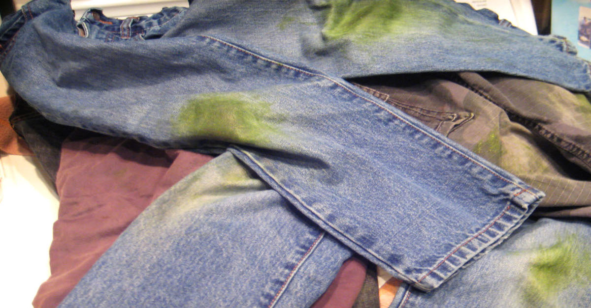 She Put 3 Surprise Liquids On These Stained Jeans. When I Saw Why? I'm  Doing This Today!