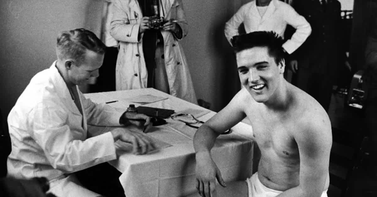 Elvis Strips Down To His Underwear For THIS Amazing Reason!!