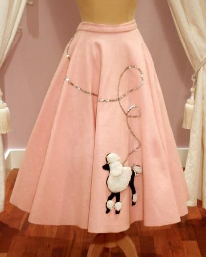 When were poodle skirts inventedqxtdjyob