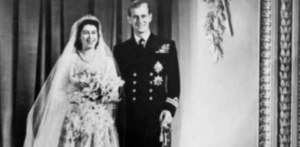 Queen Elizabeth's Tiara Broke Right Before Her Wedding | LittleThings.com