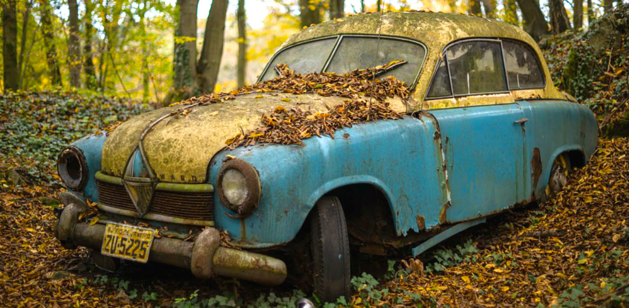 13 Photos Of Eerie Abandoned Cars LittleThings