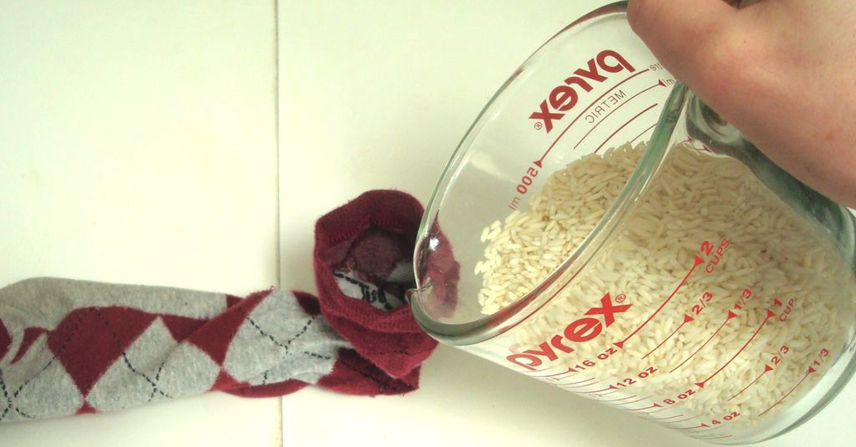 When She Poured Rice Into Her Old Sock, I Thought She Was Crazy. But This Is Genius