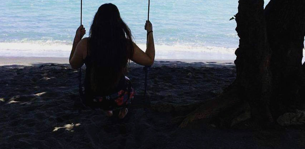 Recovering Anorexic Snaps Photo Of Her 'Soft Belly Rolls' After Going