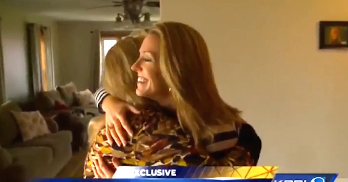 Quick-Thinking Nurse Makes A Phone Call And Saves A Family From THIS