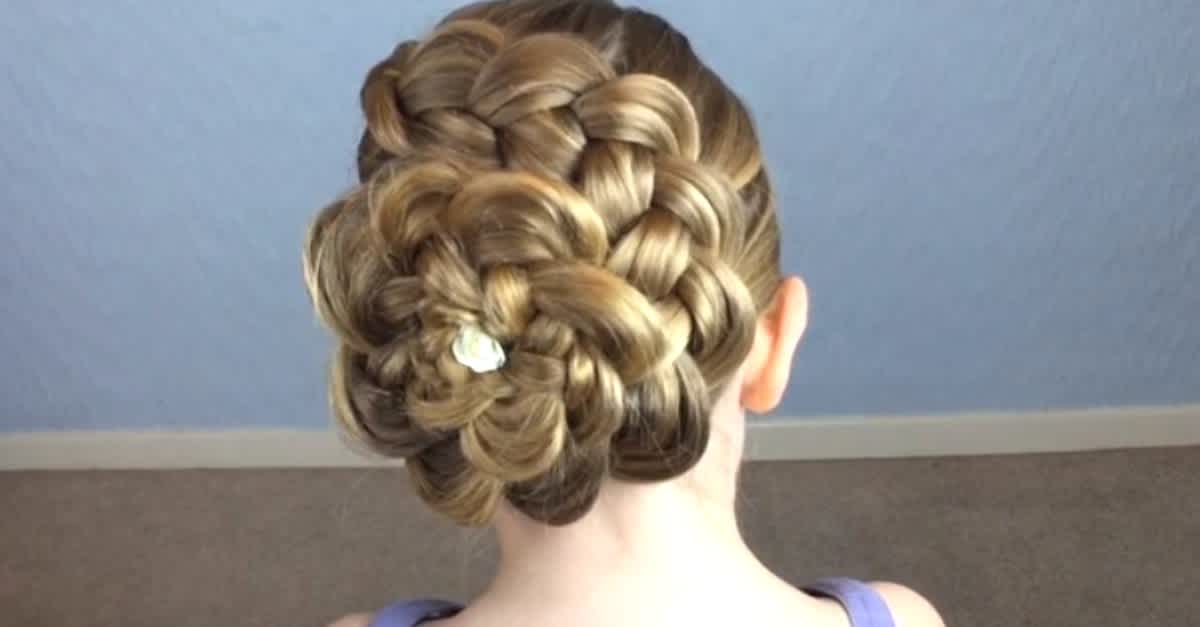 She Braids All Her Hair In A Big Half-Circle. Now Watch What She Does ...