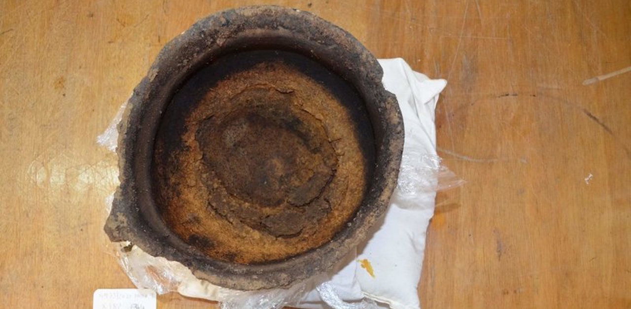 Archaeologists Are Stunned When They Dig Up A 3,000YearOld Pot Filled With Burnt Cheese