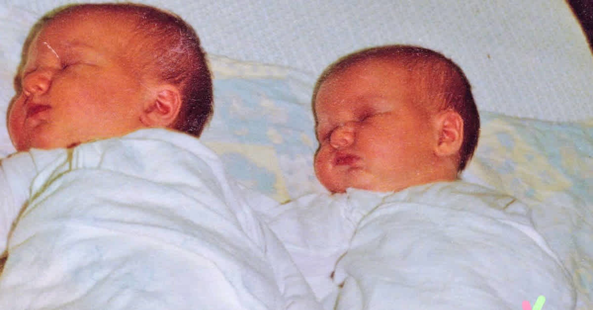 Doctors Claim Twins Are Fraternal Then They Both Take A Dna Test To Prove Them Wrong