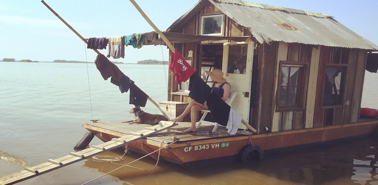 Rustic Little Shanty Boat Is A Dream Home For Those Who Crave Simpler Times