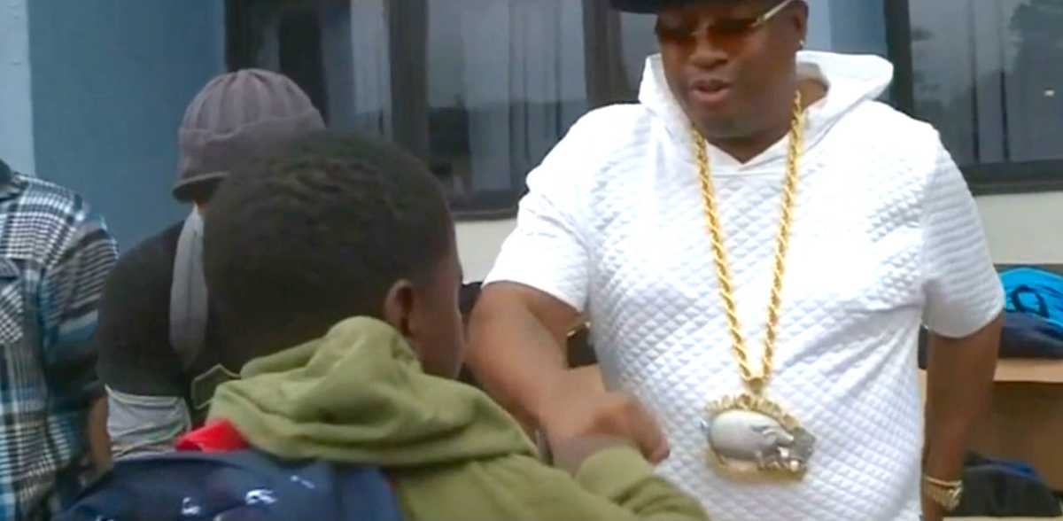 Rapper Goes Back To His Middle School Donates 25 000 Of School Supplies For Kids Littlethings Com Rapper Goes Back To His Middle School Donates 25 000 Of School Supplies For Kids Littlethings Com