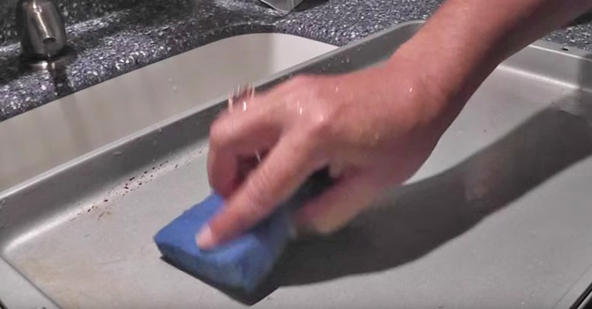 She Can't Clean The Rusty Corners On Her Baking Pan. Then She Puts THIS