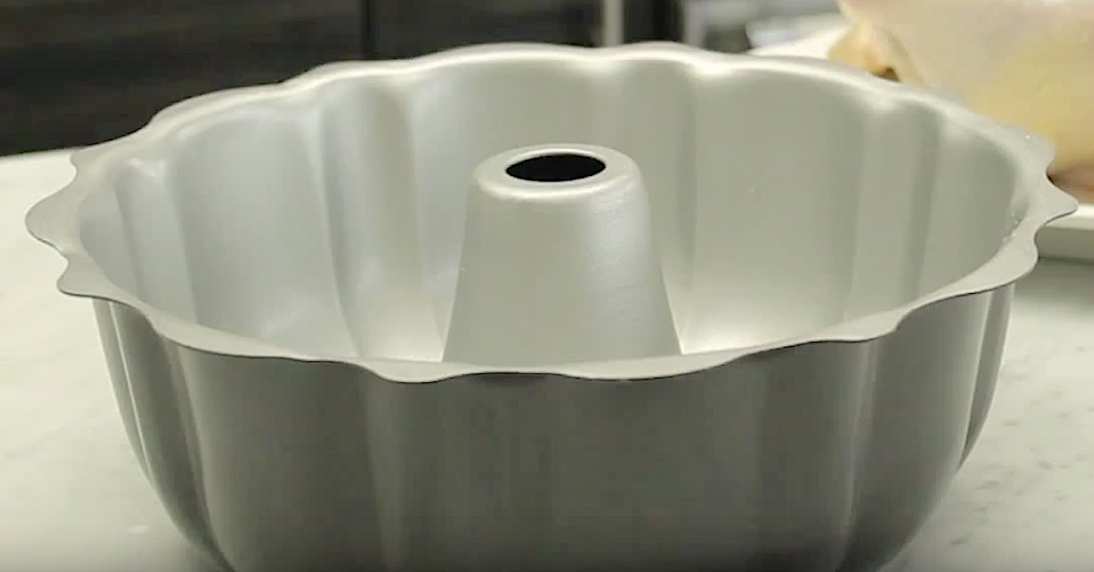 He Puts A Whole Chicken Into A Bundt Cake Pan For The PERFECT Food Hack