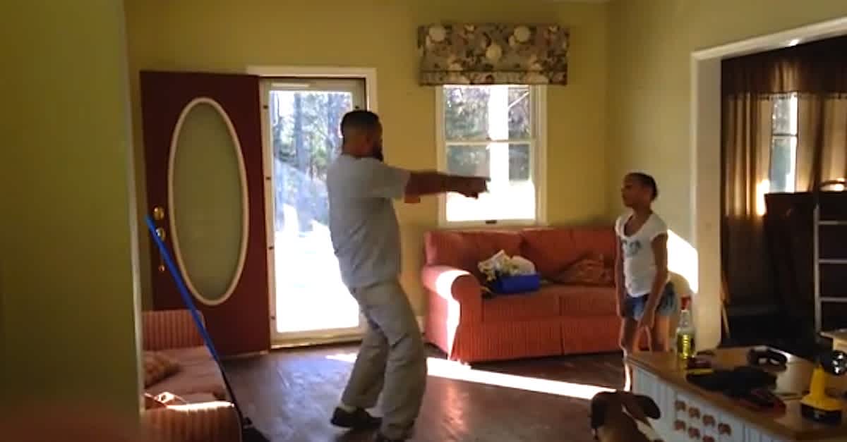 Mom Walks In And Sees Her Husband And Daughter Doing Thiswhoa