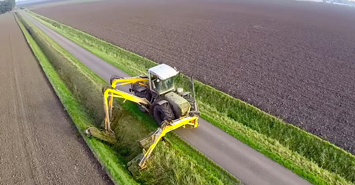 Best way to cut 2025 grass in a ditch