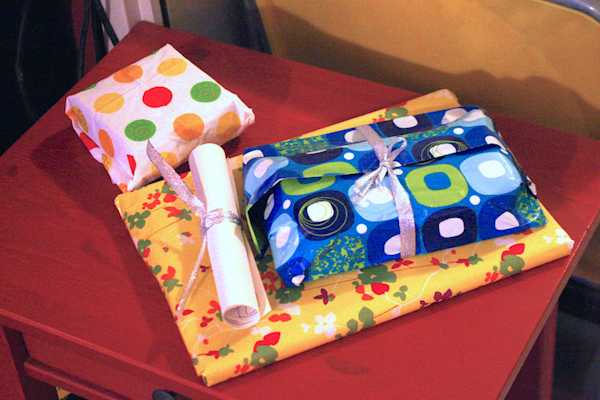 Gift christmas 12 Household Items You Should Donate To Women's Shelters | LittleThings.com