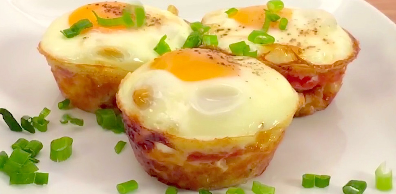She Puts Tater Tots In A Muffin Tin. Minutes Later? The PERFECT