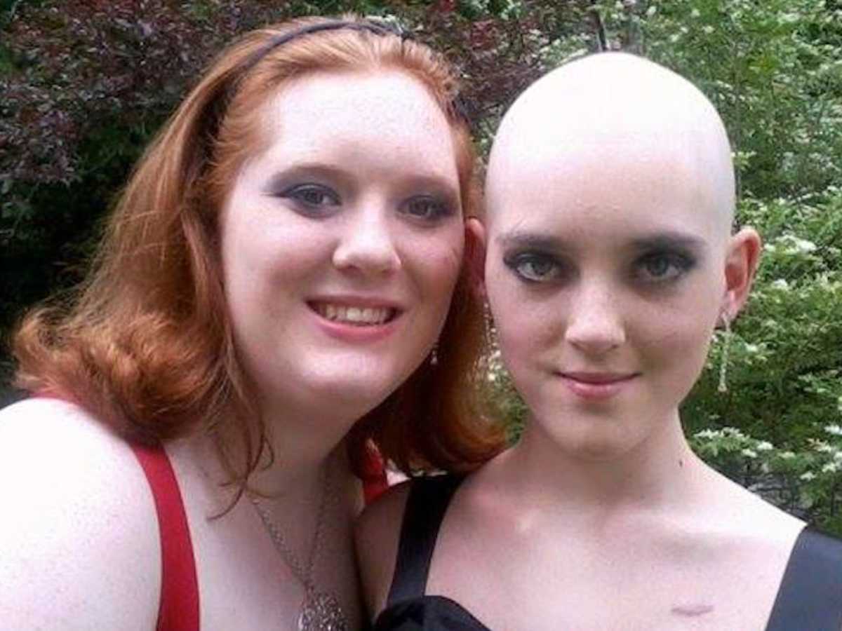 Gorgeous Teenager Passes Away. Then Her Twin Sister Puts This ...