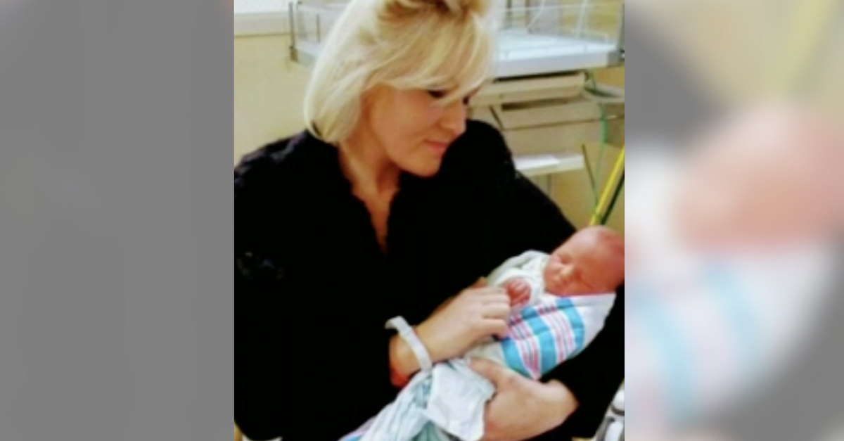 Pregnant Mom Is Alone When She Gives Birth On Bathroom Floor, Then