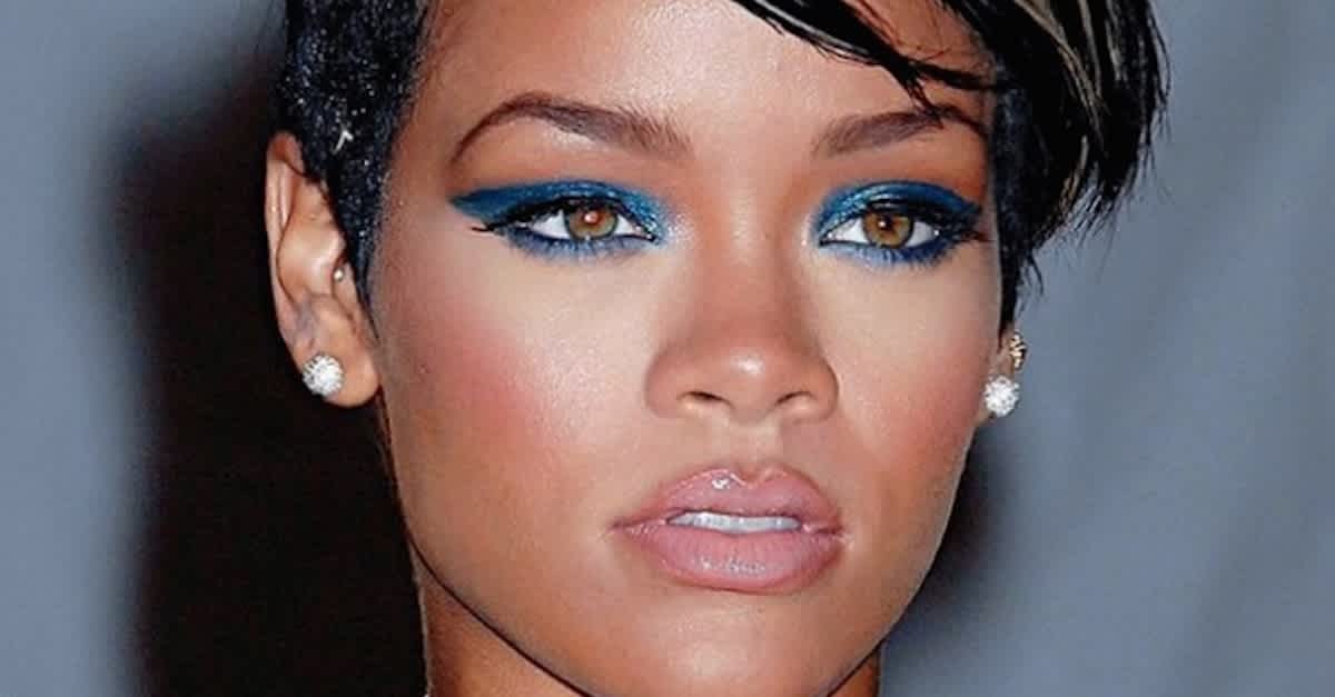 Martyr utålmodig træt The 13 Most Incredible Makeup Looks Ever Seen On The Red Carpet |  LittleThings.com