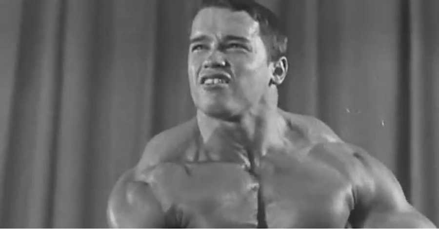 Arnold Schwarzenegger Flexes His Muscles In 1966, Now Watch When The ...