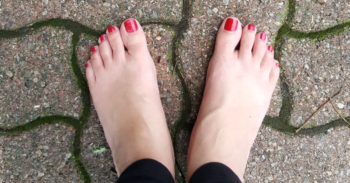 I Went Barefoot For A Week, And This Is How My Feet Fared