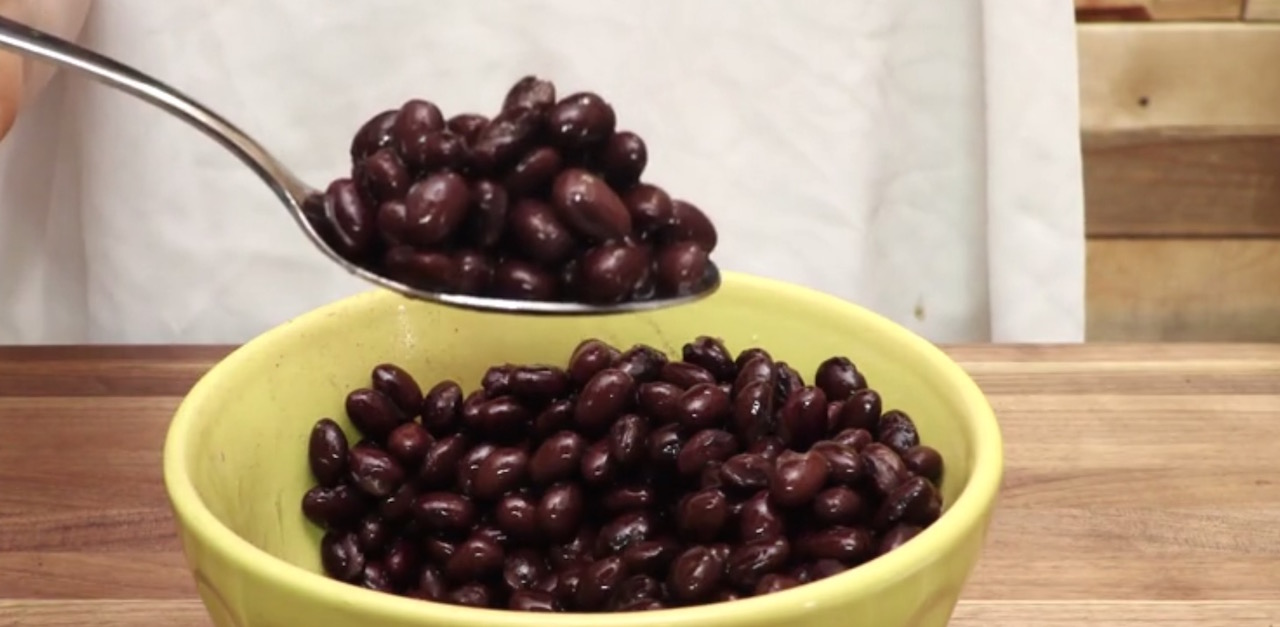 Tin Can Strainer Hack Eliminates The Need For A Colander