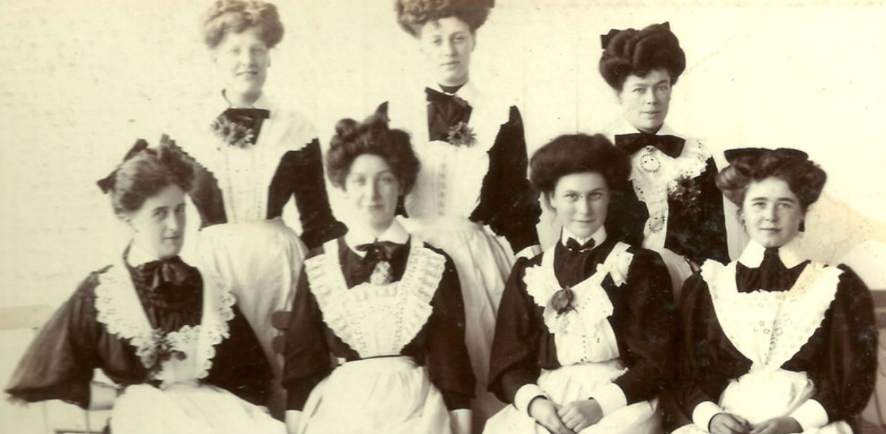 11 Genius Cleaning Hacks From Maids