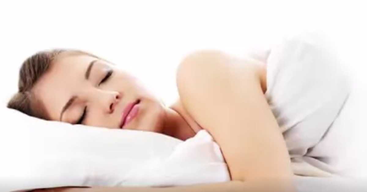 Eating Right Before Bed Actually Has An Unexpected Health Benefit... I