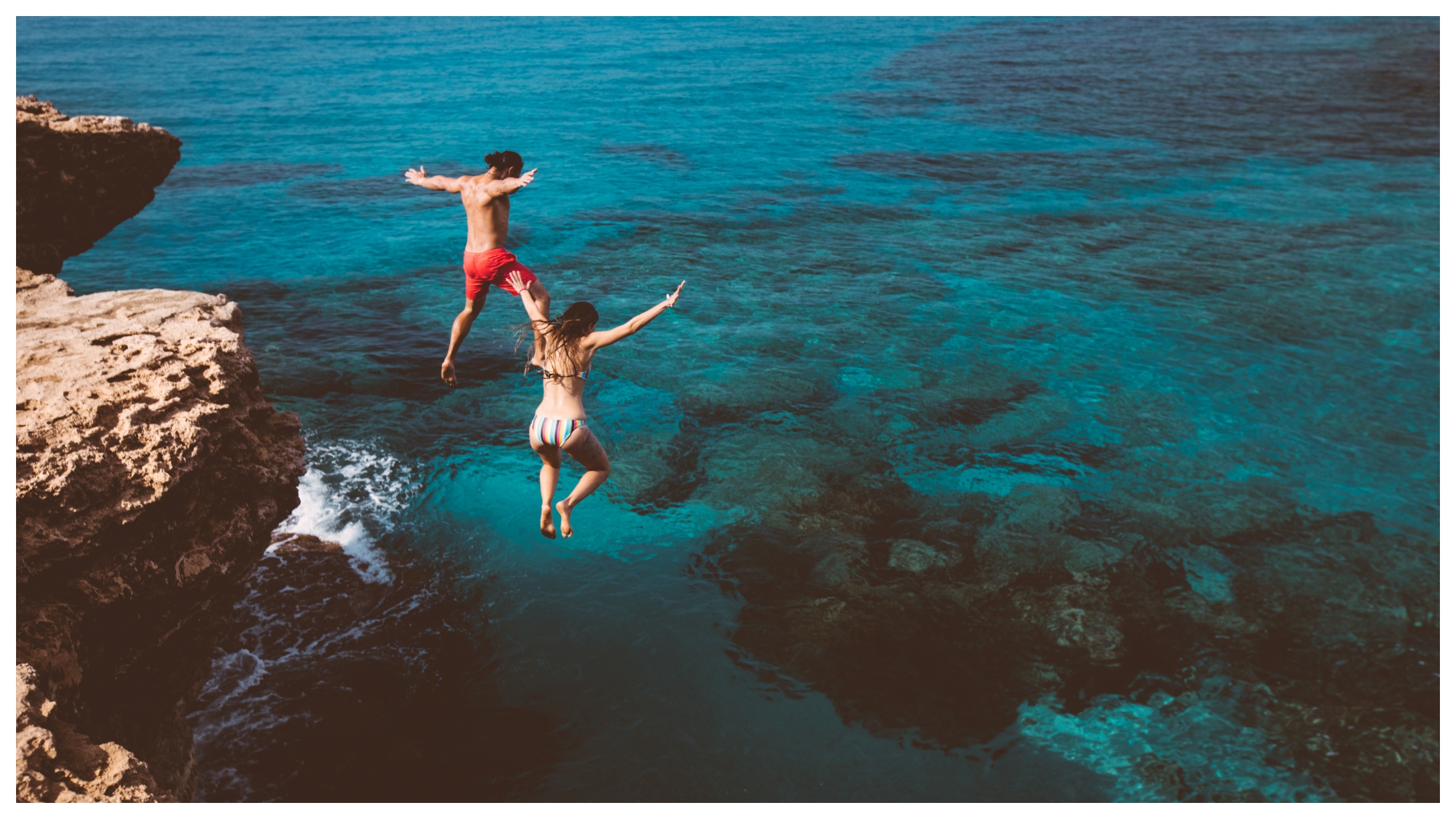A Father Slams Into Rocks And Dies When Trying To Perform CliffDiving
