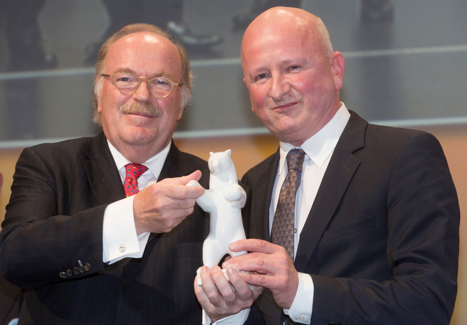 https://www.gebr-heinemann.de/var/corporate/storage/images/_aliases/k2000/media/images/presse/gebrheinemann-german-tradeaward-2015/394387-1-ger-DE/GebrHeinemann-German-Tradeaward-2015.jpg