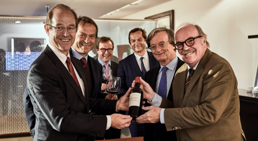 PRESS Sichel-Bordeaux-handover.jpg
