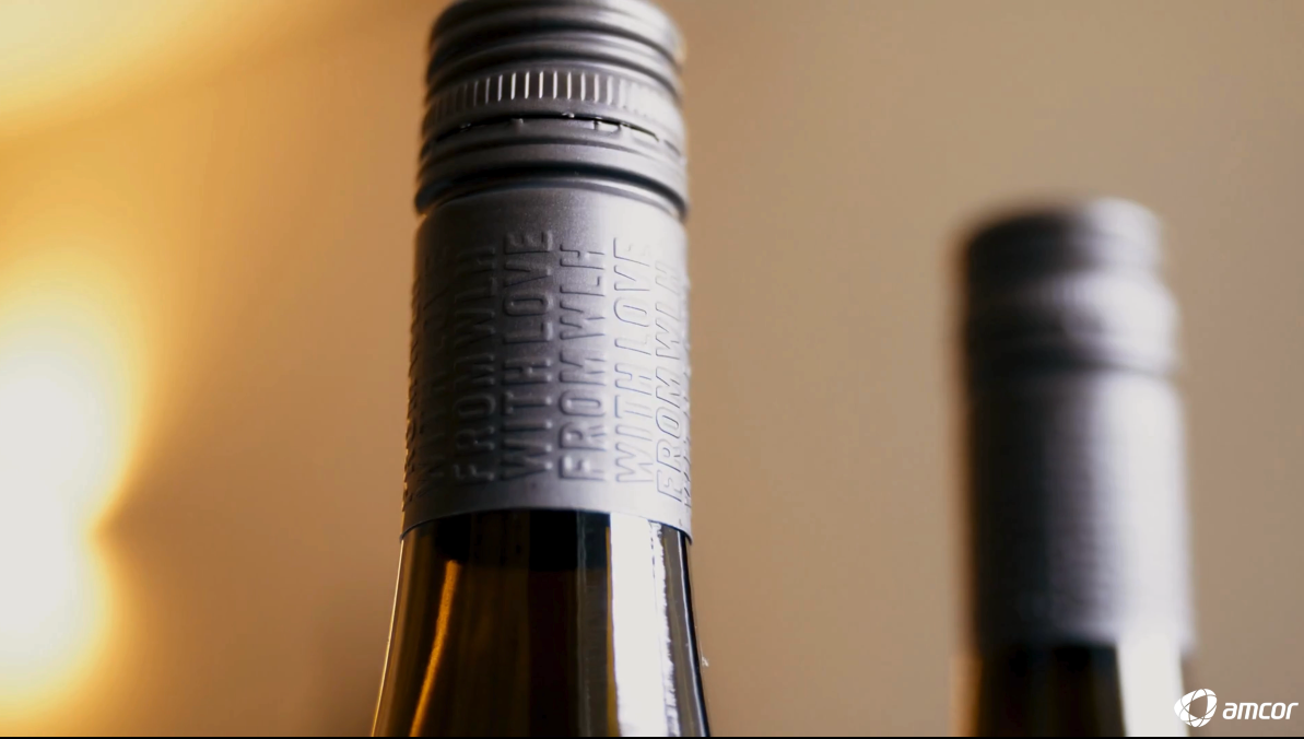 Stelvin ShapeArt Schott Wine 2