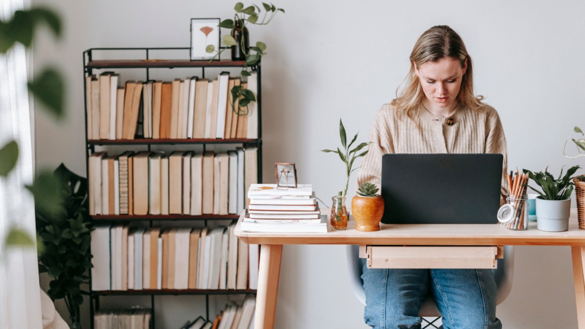 How to Make Money on Upwork – Turn Your Passion Into FT Work