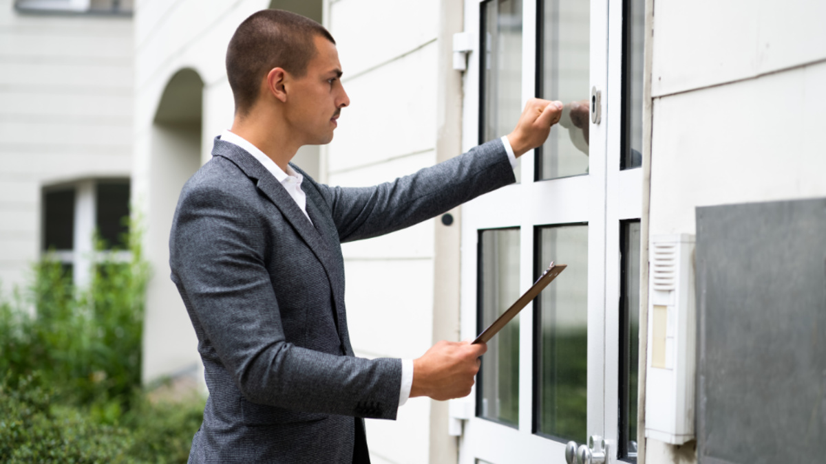 How to Deal With Debt Collectors – (Hint: Don't Ignore Them)