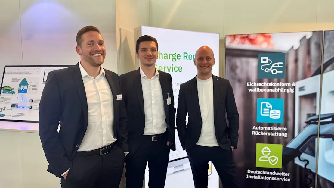 Phoenix Contact employees Anton Schönenberg, Robert Bieber, and Mathias Weßelmann at the Flotte! Der Branchentreff.